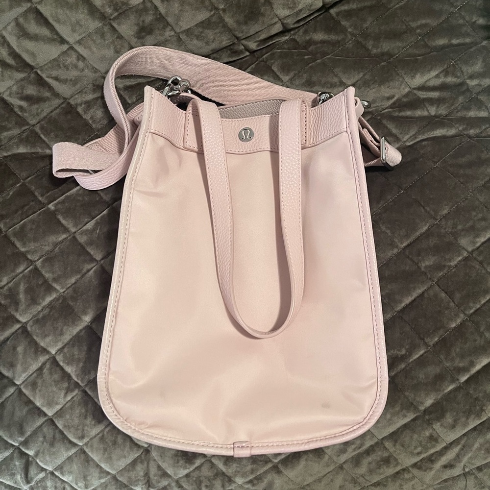 Lululemon workout bag!